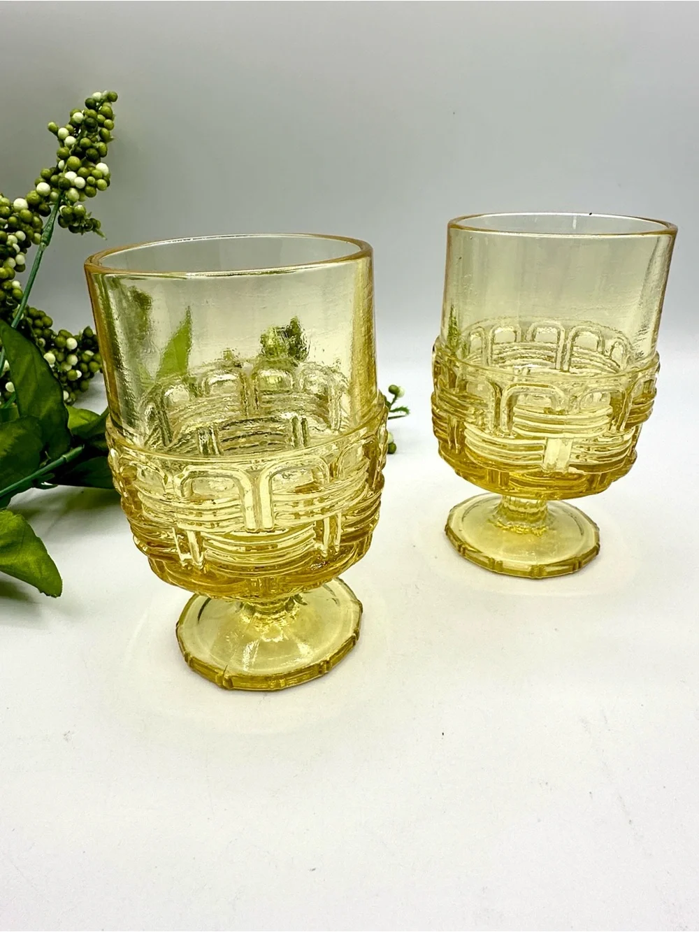 2 LE Smith Wicker amber yellow, iced tea/wine glasses. 70s USA